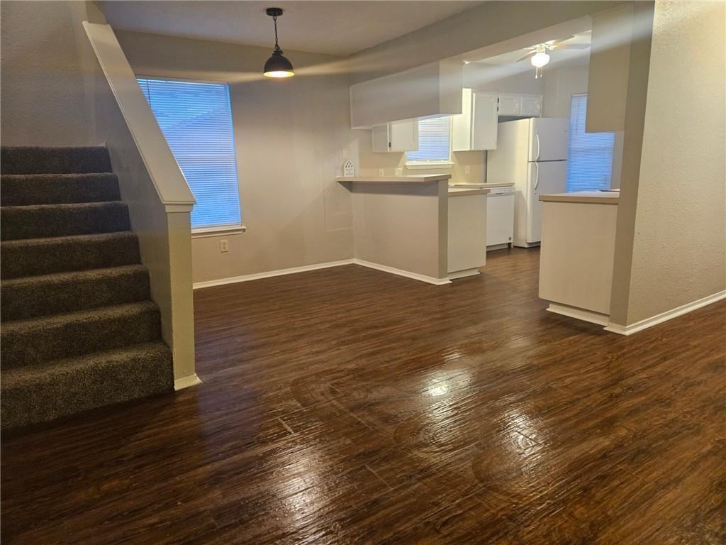 4023 Oak Bay Dr #I - Photo 3 of 9