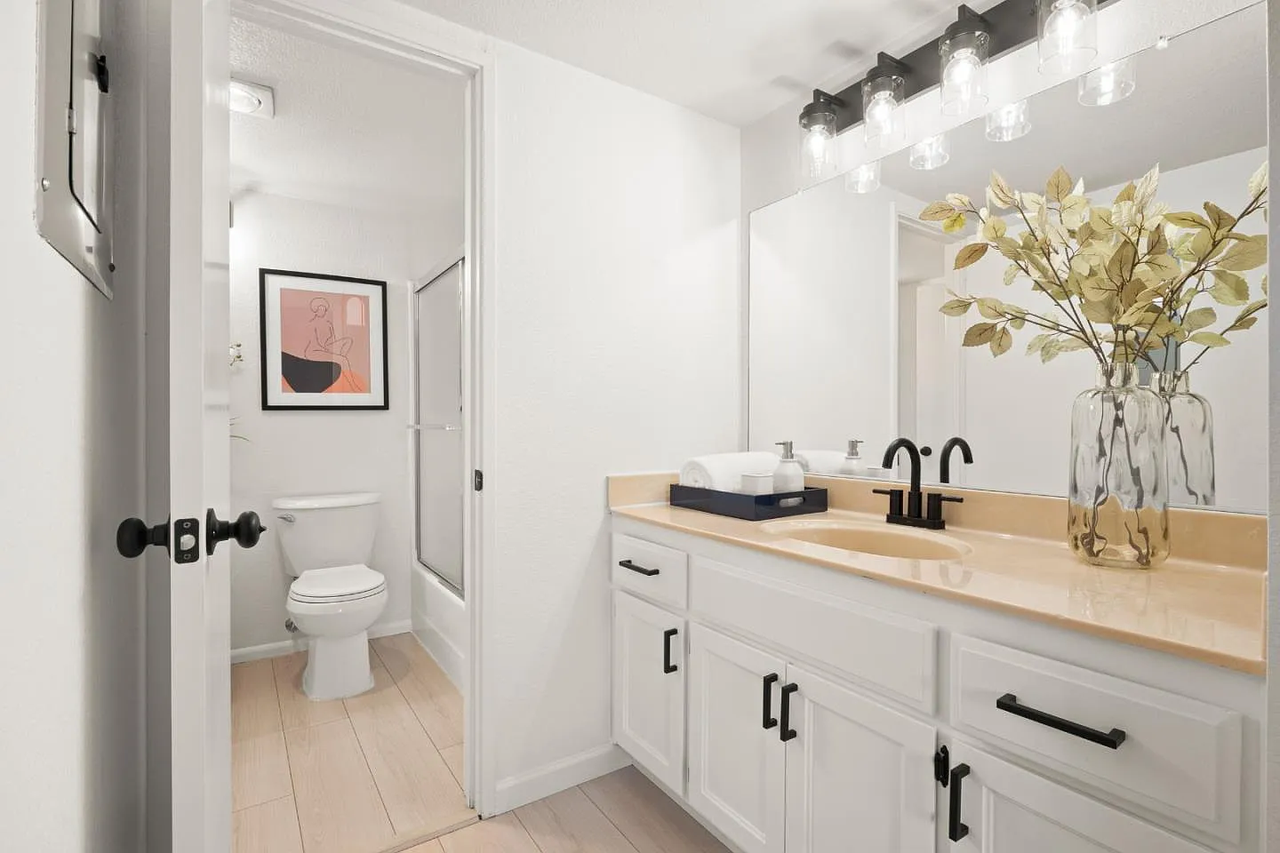 1050 Summermist Ct - Photo 6 of 9