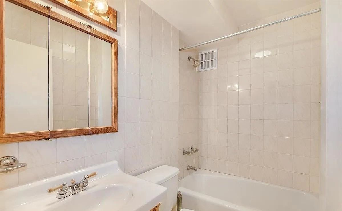 145 E 29th St - Photo 4 of 4