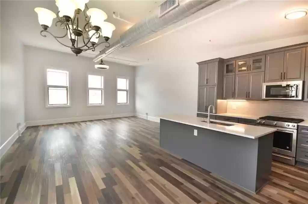 139 State St - Photo 2 of 6