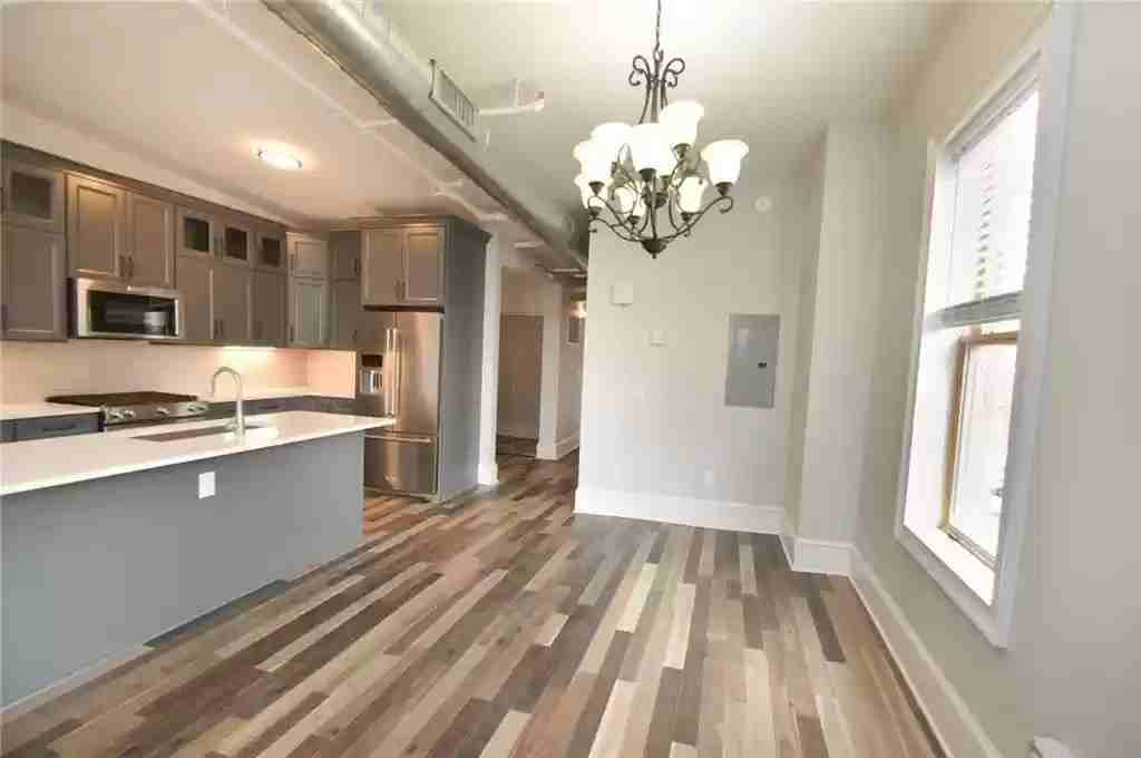 139 State St - Photo 3 of 6