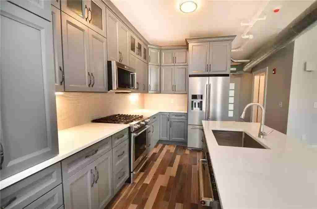 139 State St - Photo 5 of 6