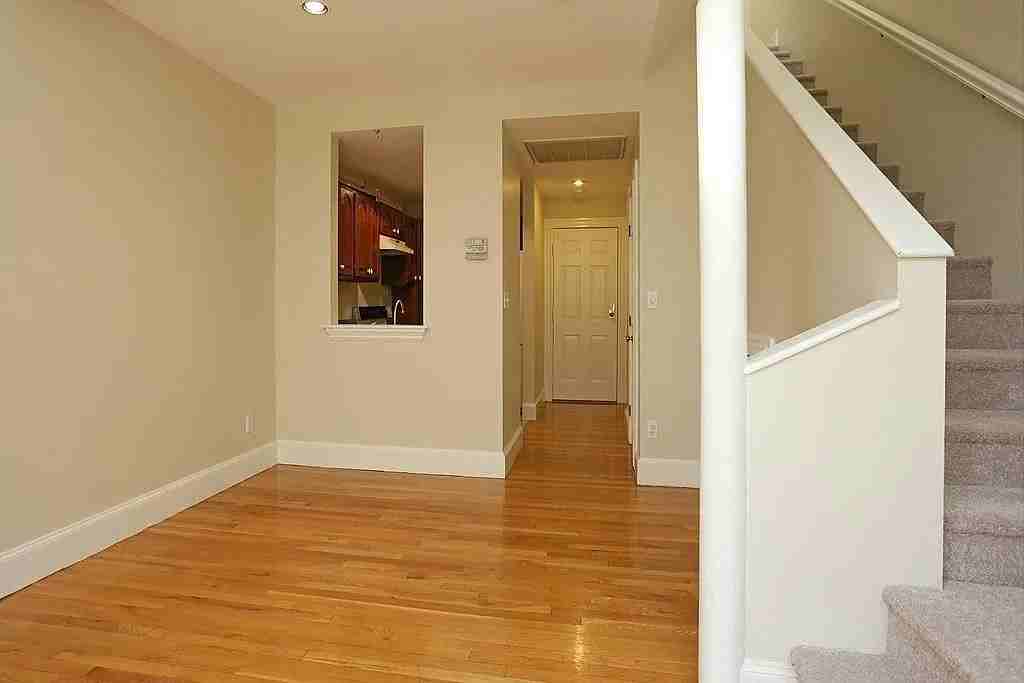 120 Norway St - Photo 5 of 6