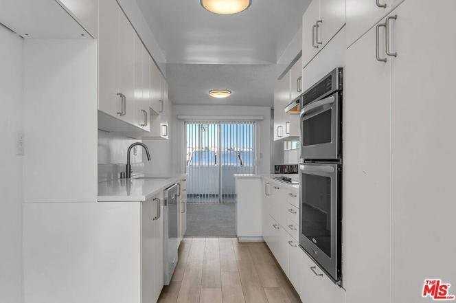 404 San Vicente Blvd - Photo 3 of 9