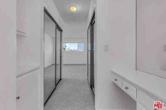 404 San Vicente Blvd - Photo 4 of 9