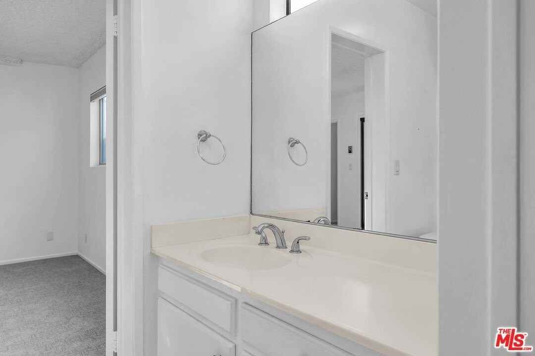 404 San Vicente Blvd - Photo 7 of 9
