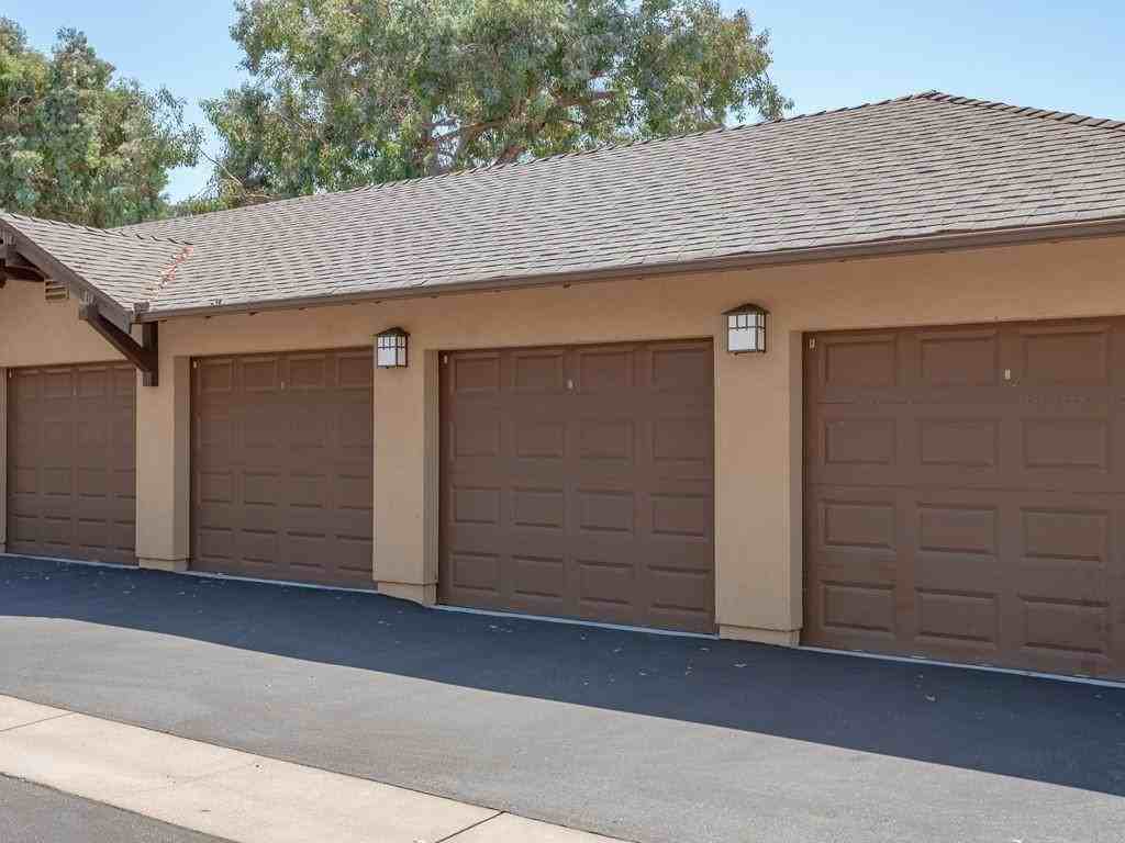 345 Kellogg Way - Photo 2 of 8