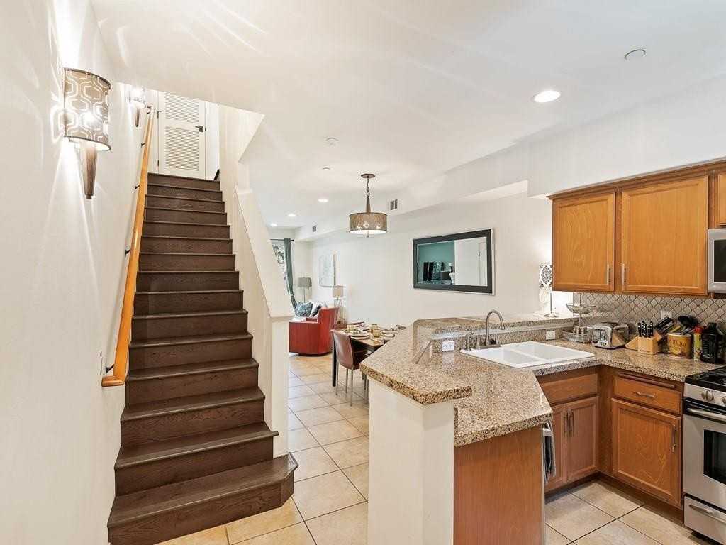 345 Kellogg Way - Photo 7 of 8