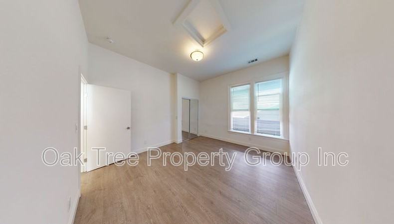 2317 Martin Luther King Jr Way - Photo 5 of 14