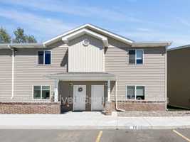 featured image of 2001 Lawrence Ln #704