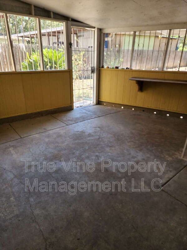 1202 Division Ave #2 - Photo 2 of 9