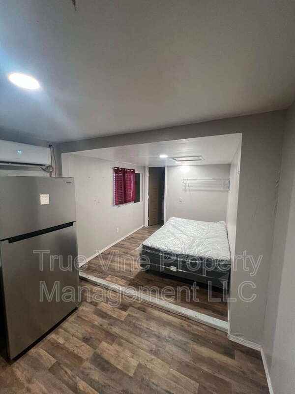 1202 Division Ave #2 - Photo 7 of 9