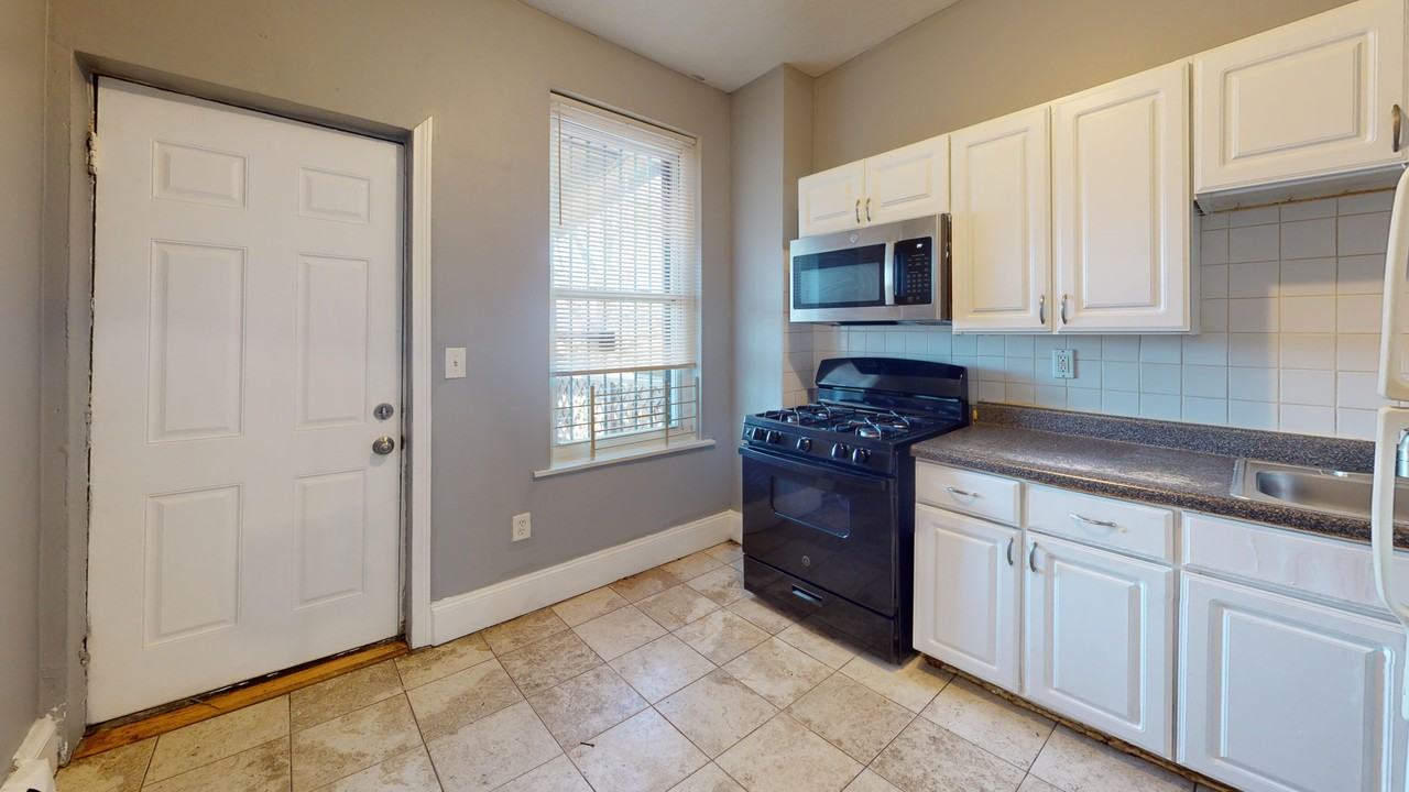 229 Washington St #3 - Photo 2 of 12