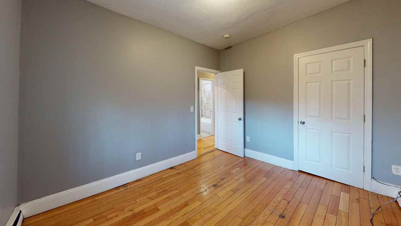 229 Washington St #3 - Photo 4 of 12