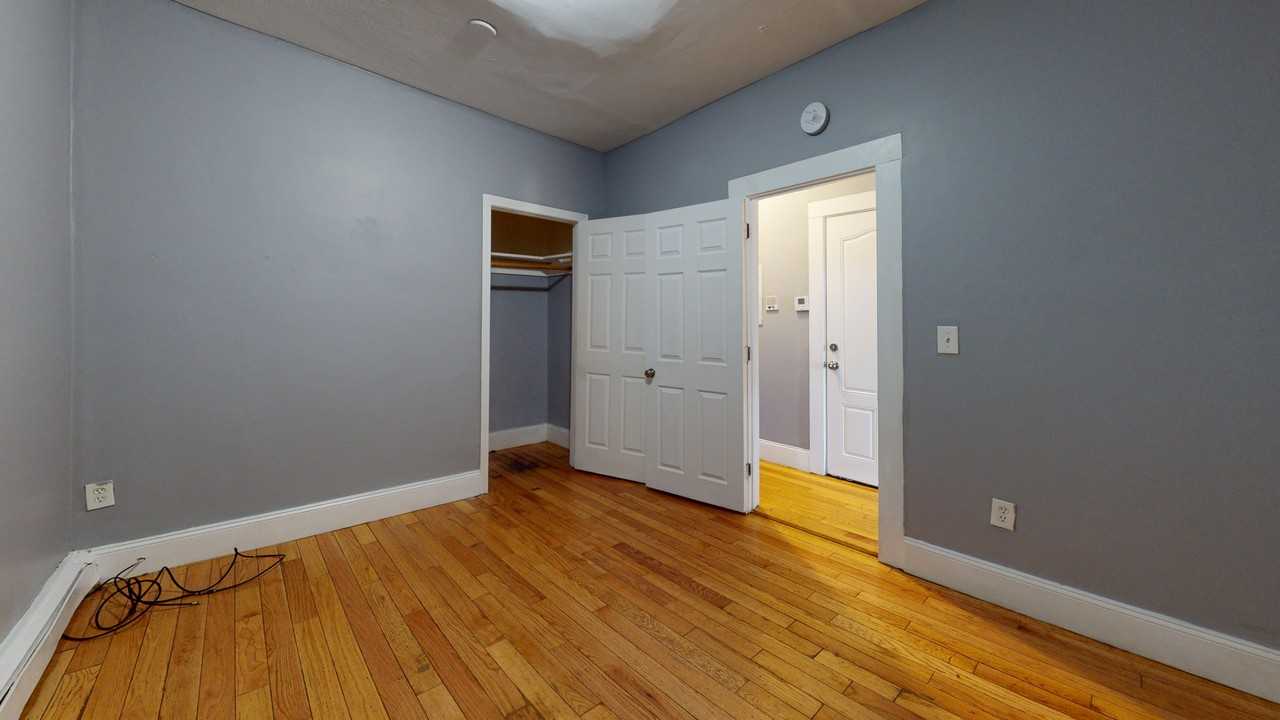 229 Washington St #3 - Photo 5 of 12