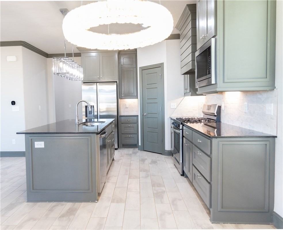 201 Vicks Cir - Photo 4 of 9