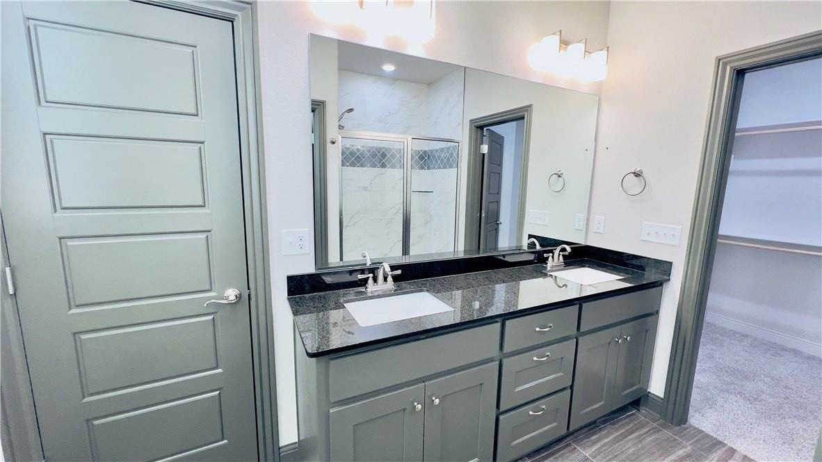 201 Vicks Cir - Photo 5 of 9
