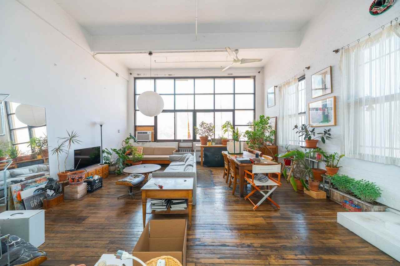 5 Delevan St #2P - Photo 3 of 11
