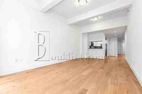 51 W Broadway #1213 - Photo 2 of 6