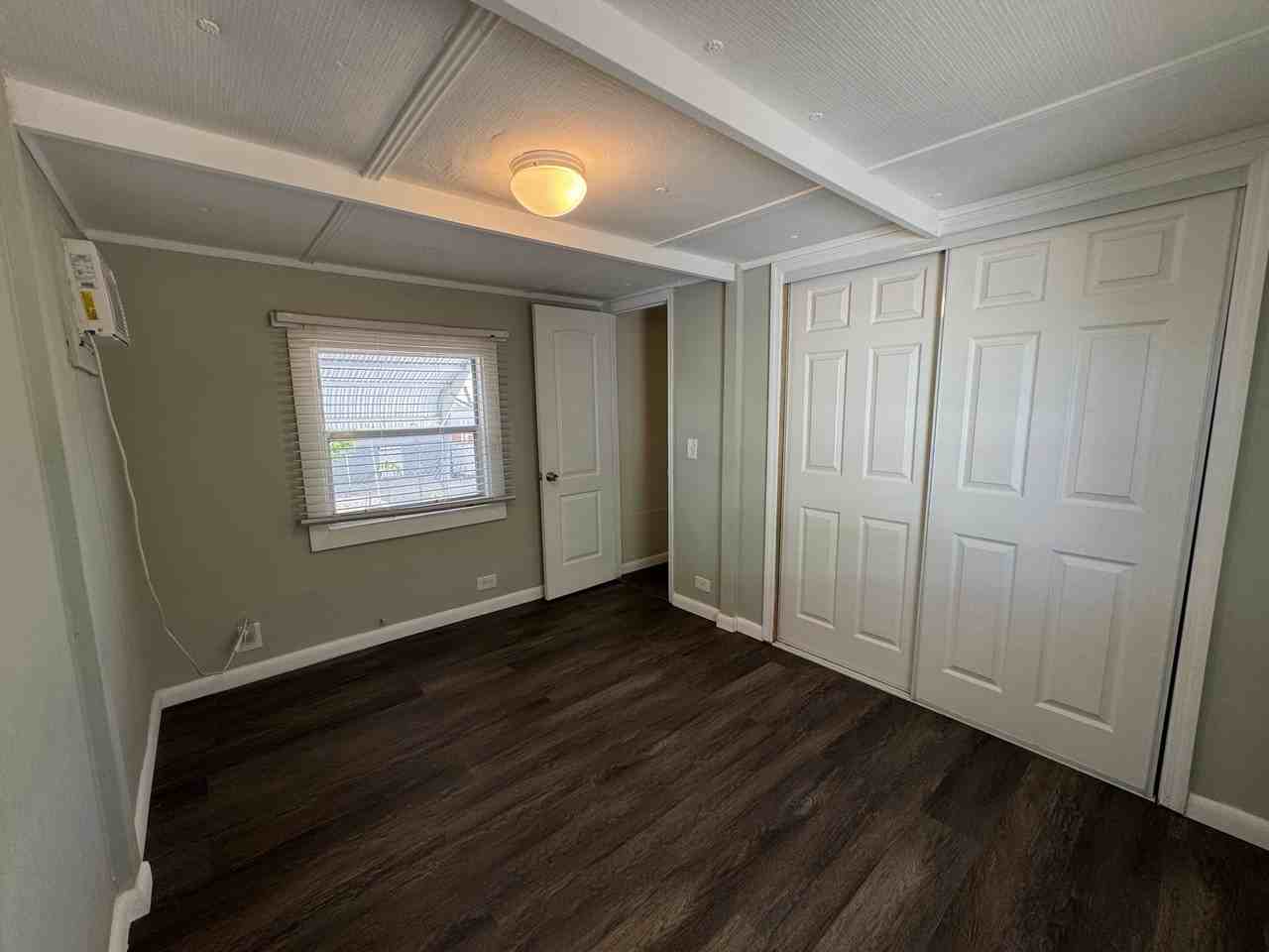 245 Lee Ave - Photo 4 of 14