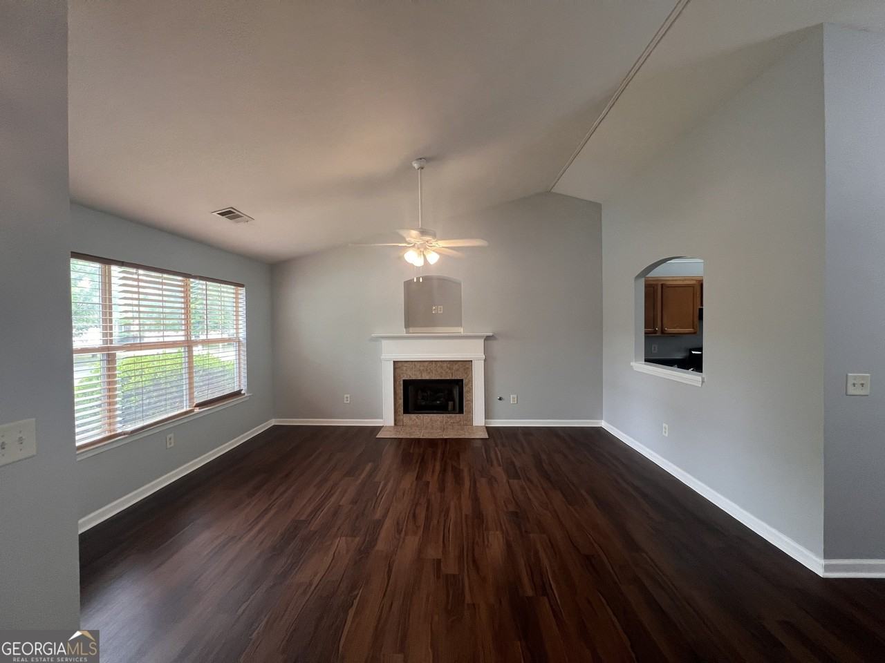 63 Camden Way - Photo 3 of 26