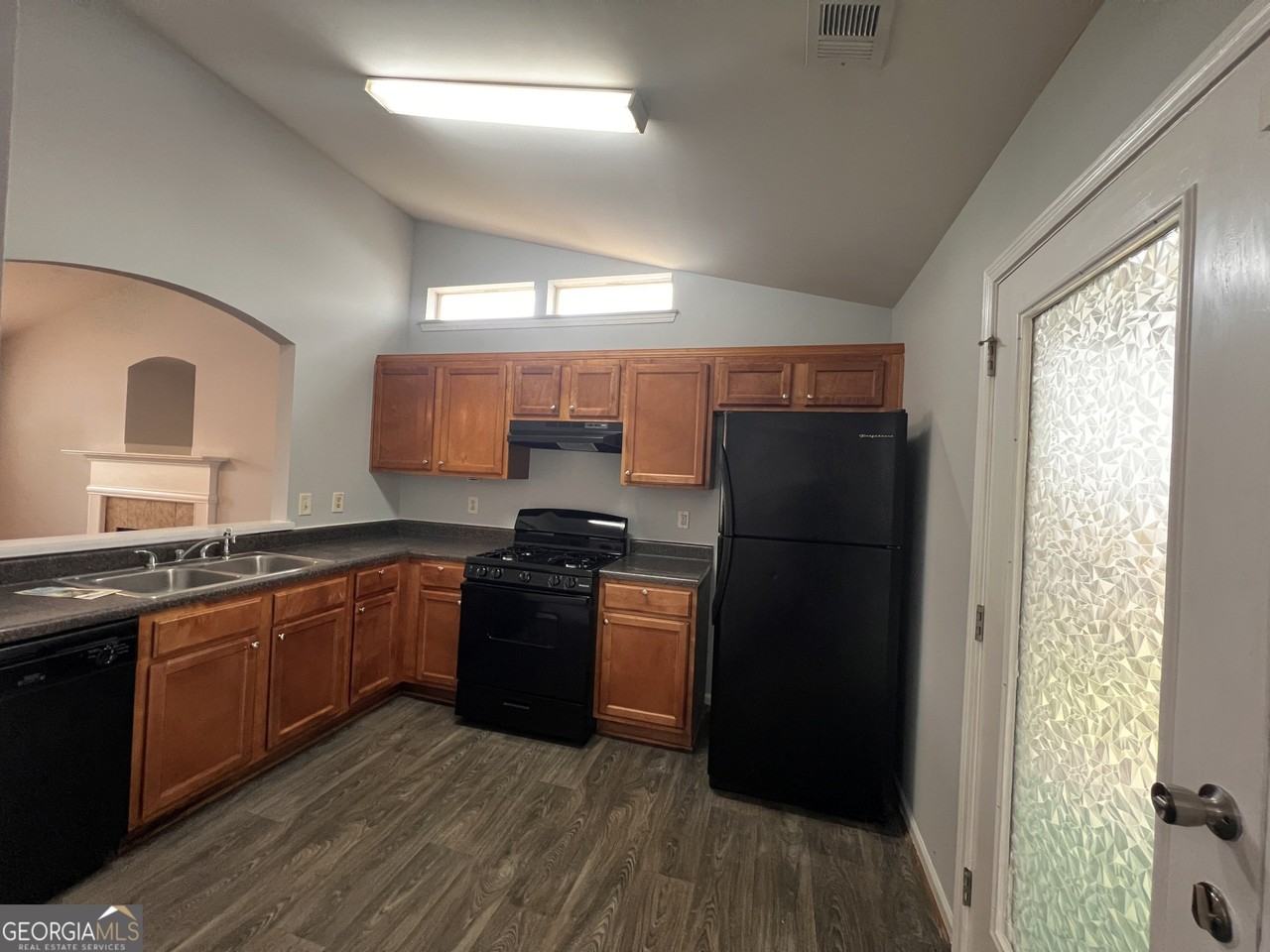 63 Camden Way - Photo 6 of 26