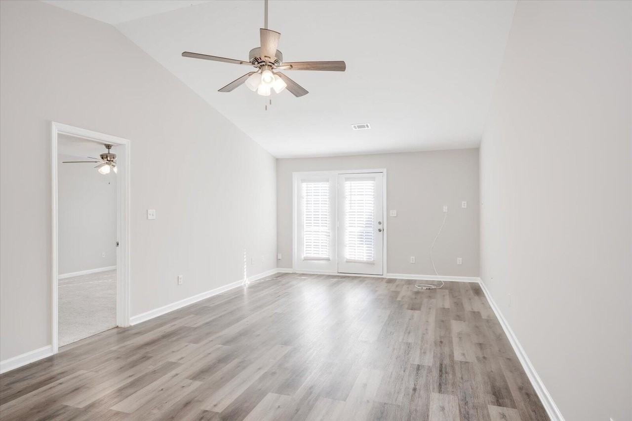 1216 Longpoint Dr - Photo 7 of 20