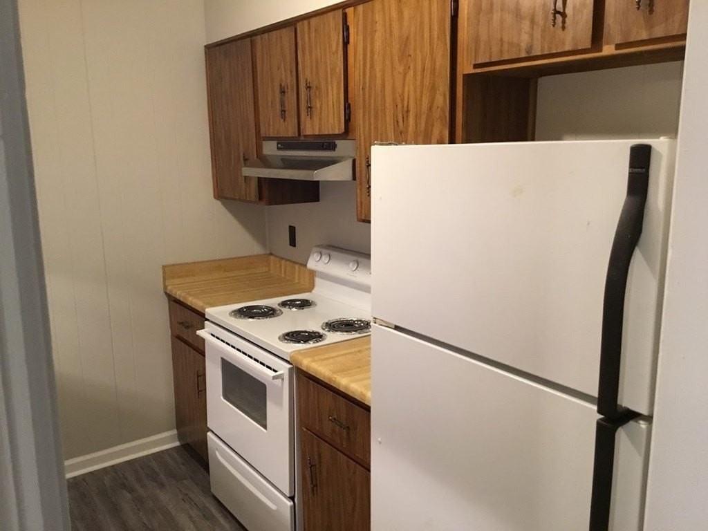 1530 Whitney St #A - Photo 5 of 12