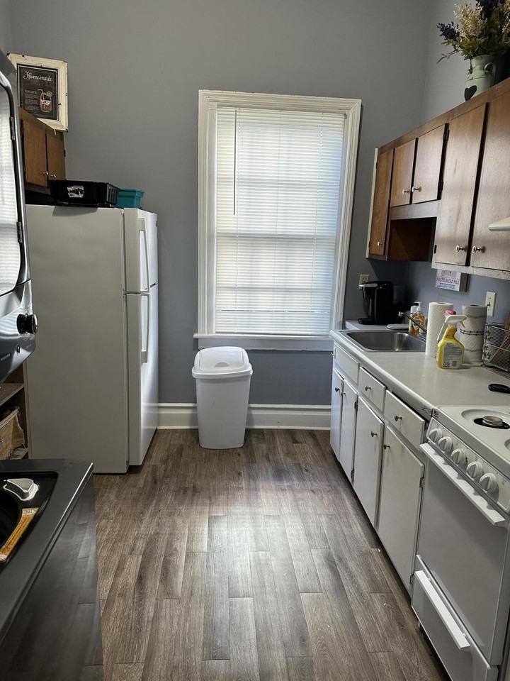 133 Broad St #A - Photo 2 of 6