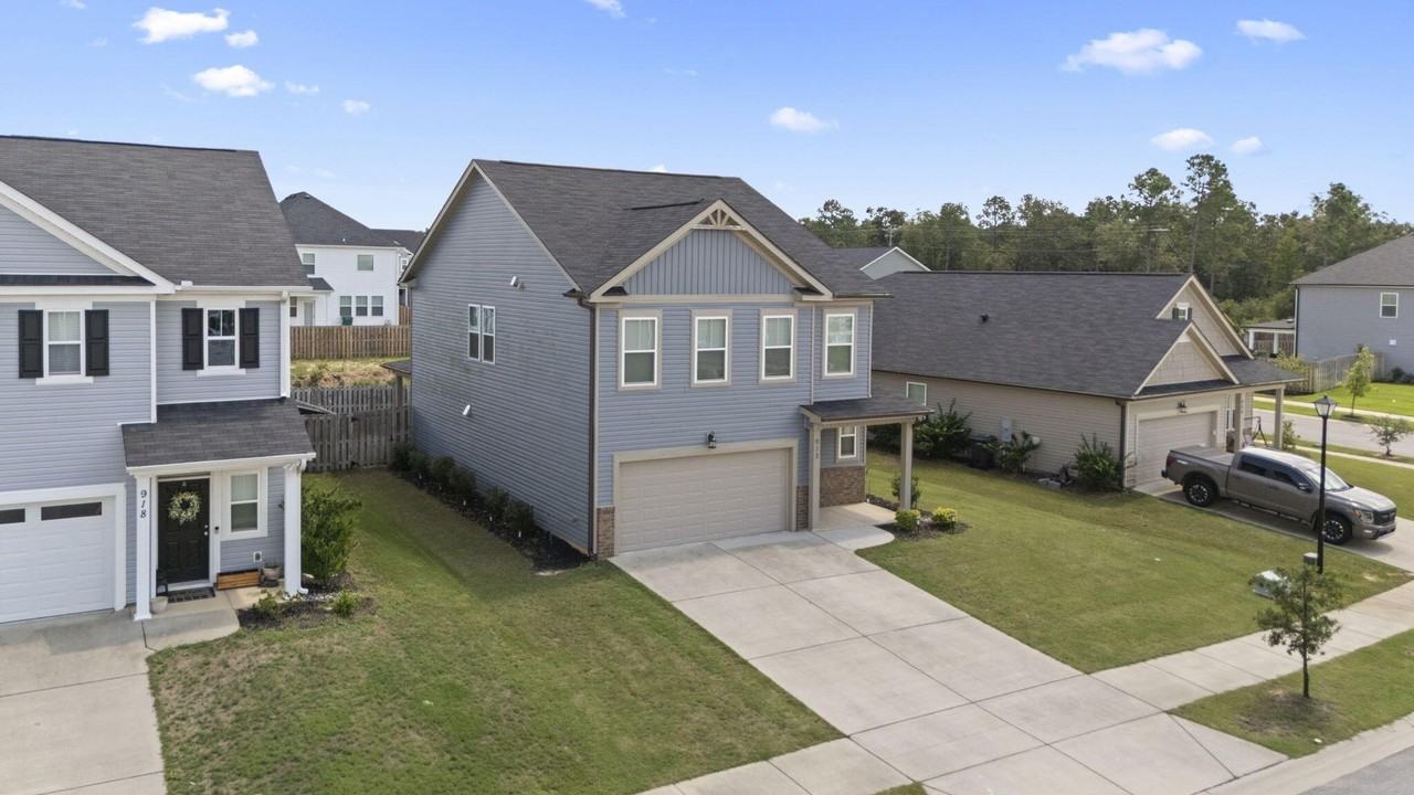 912 Newburn Dr - Photo 2 of 30