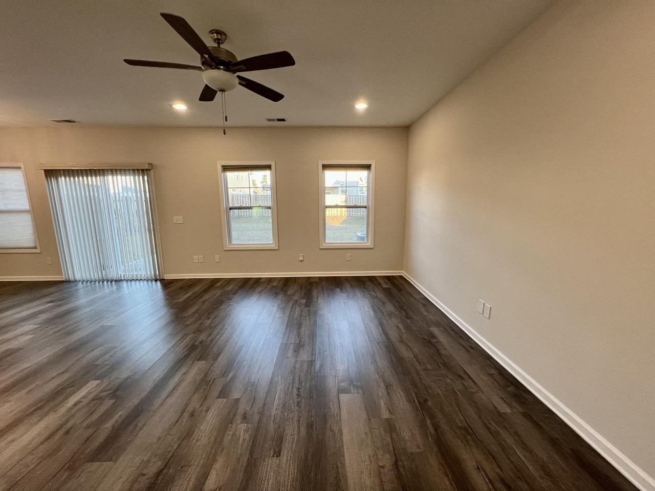 4044 Thimbleberry Dr - Photo 6 of 33
