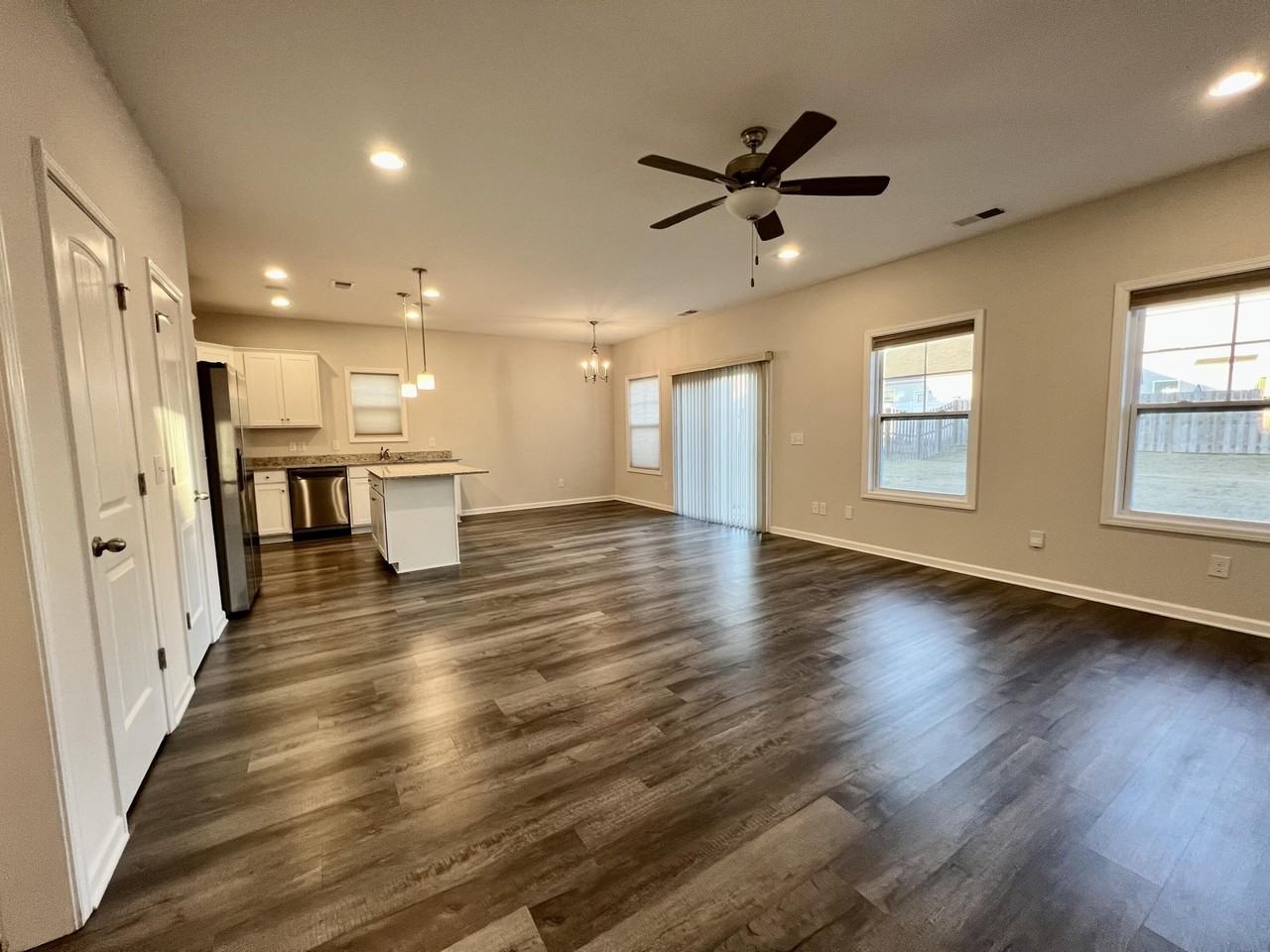4044 Thimbleberry Dr - Photo 7 of 33