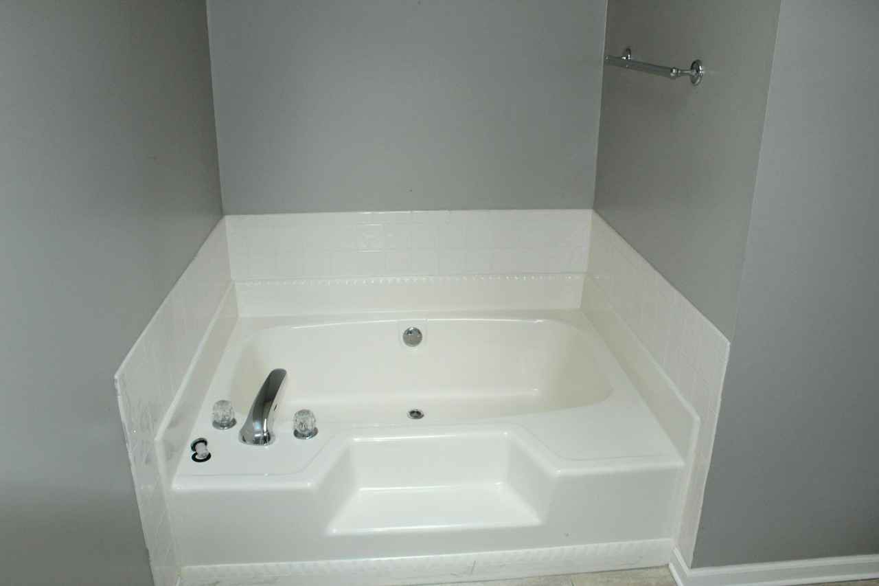 1015 Country Place Dr - Photo 6 of 50