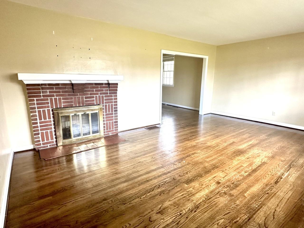 217 E Vineland Rd - Photo 3 of 23