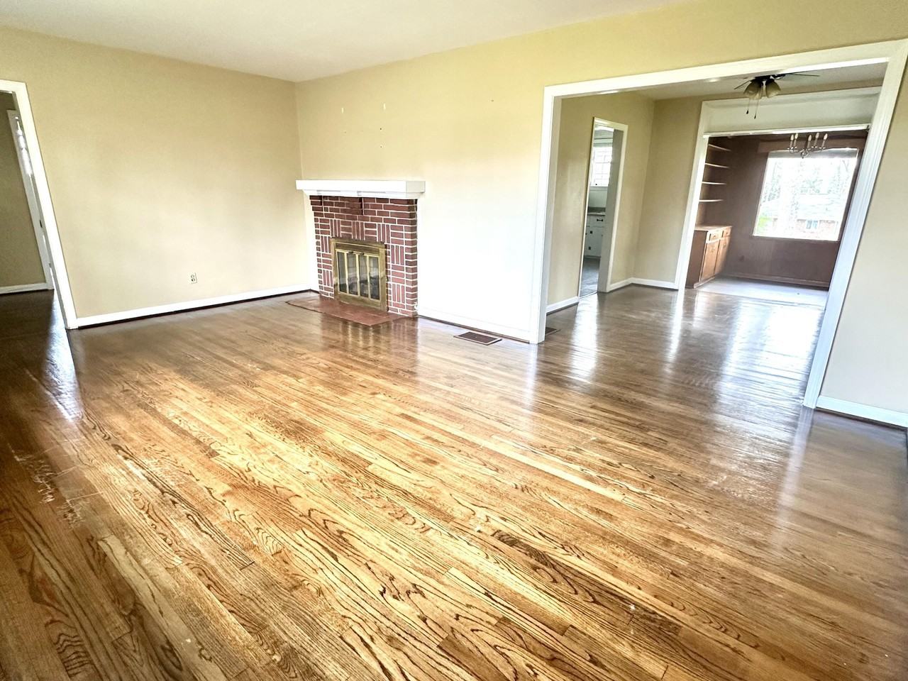 217 E Vineland Rd - Photo 4 of 23