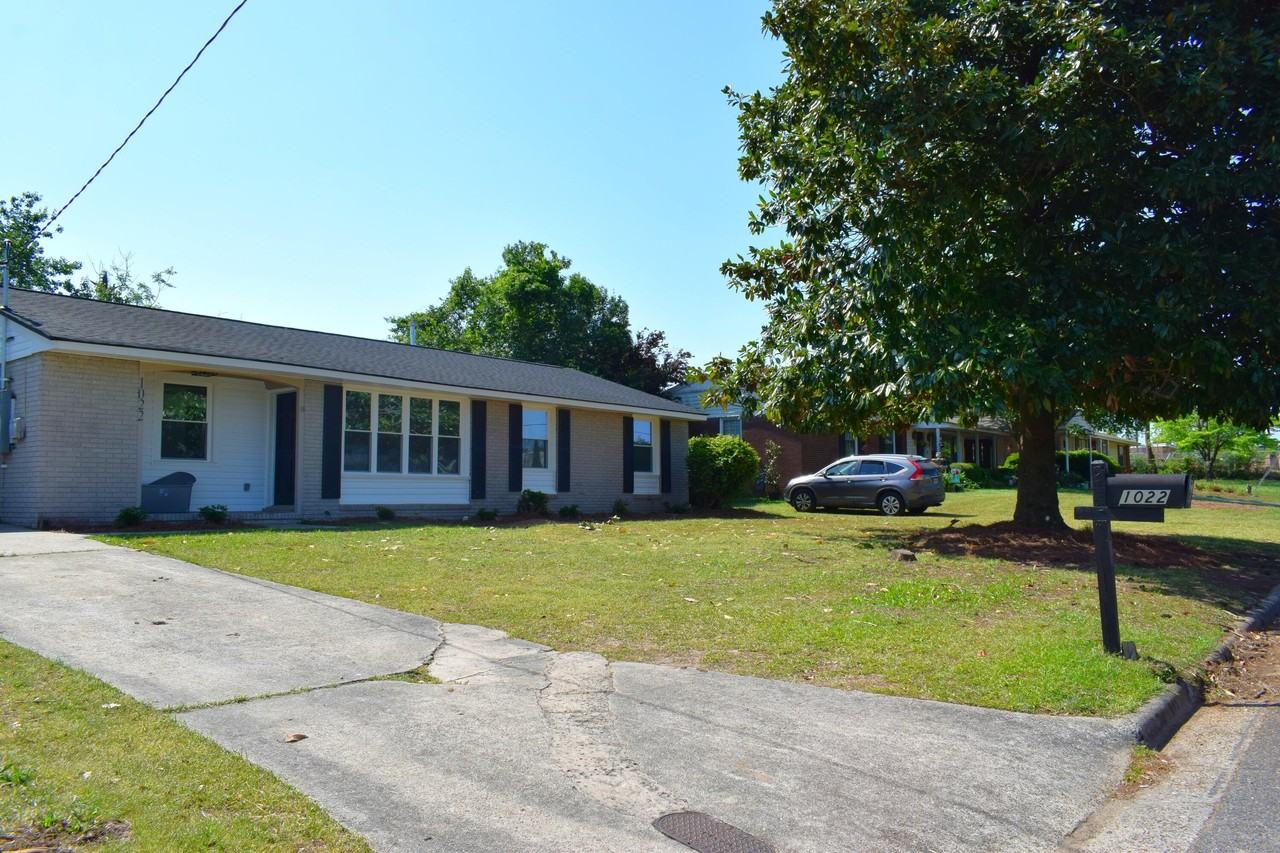 1022 Oakdale Rd - Photo 2 of 32