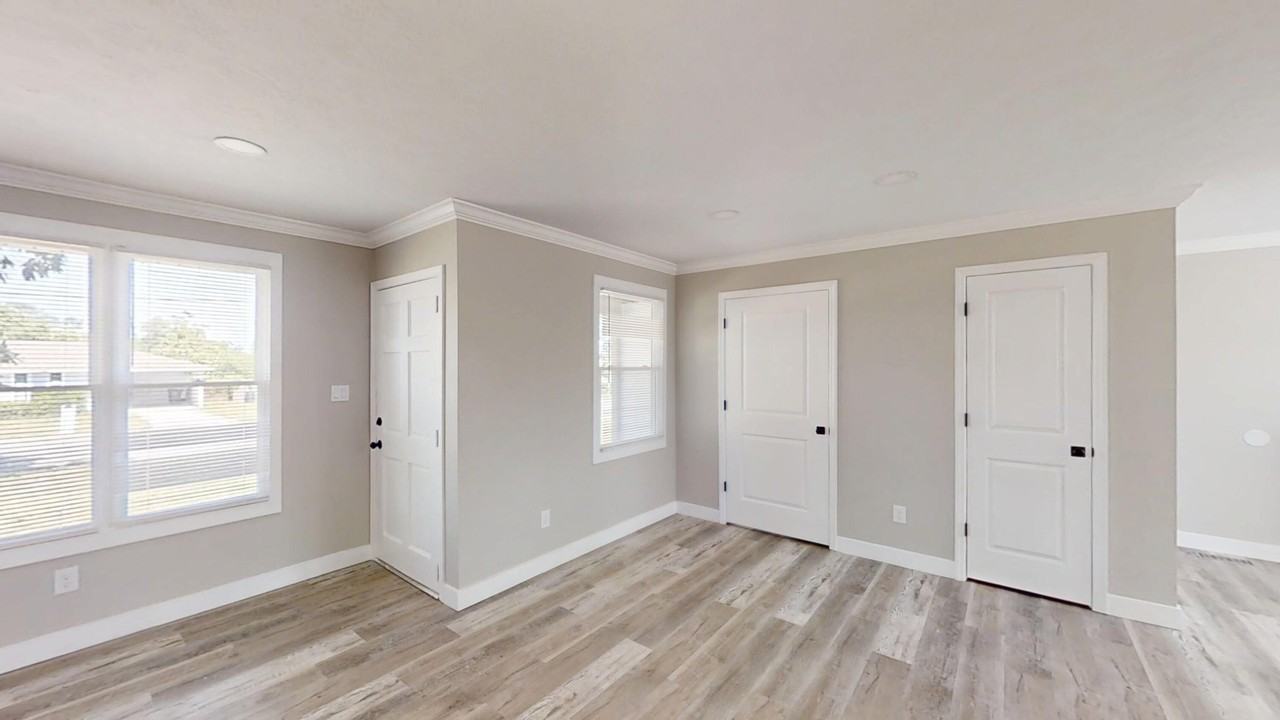 1022 Oakdale Rd - Photo 5 of 32