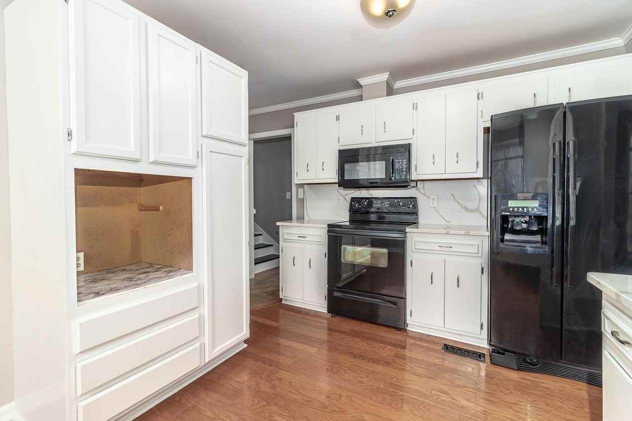 3844 Creek Ct - Photo 7 of 21