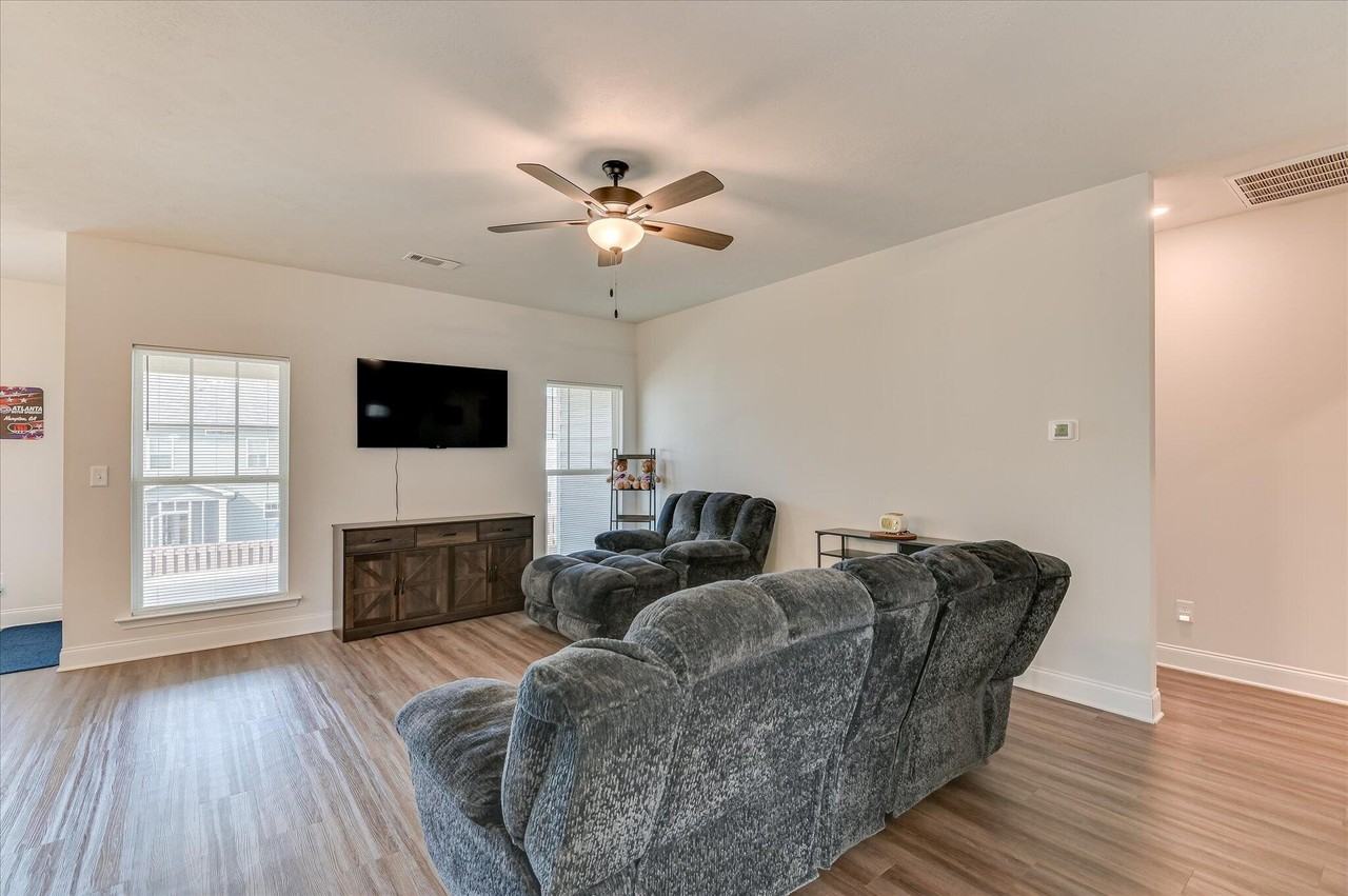 917 Sweetgrass Cir - Photo 7 of 35