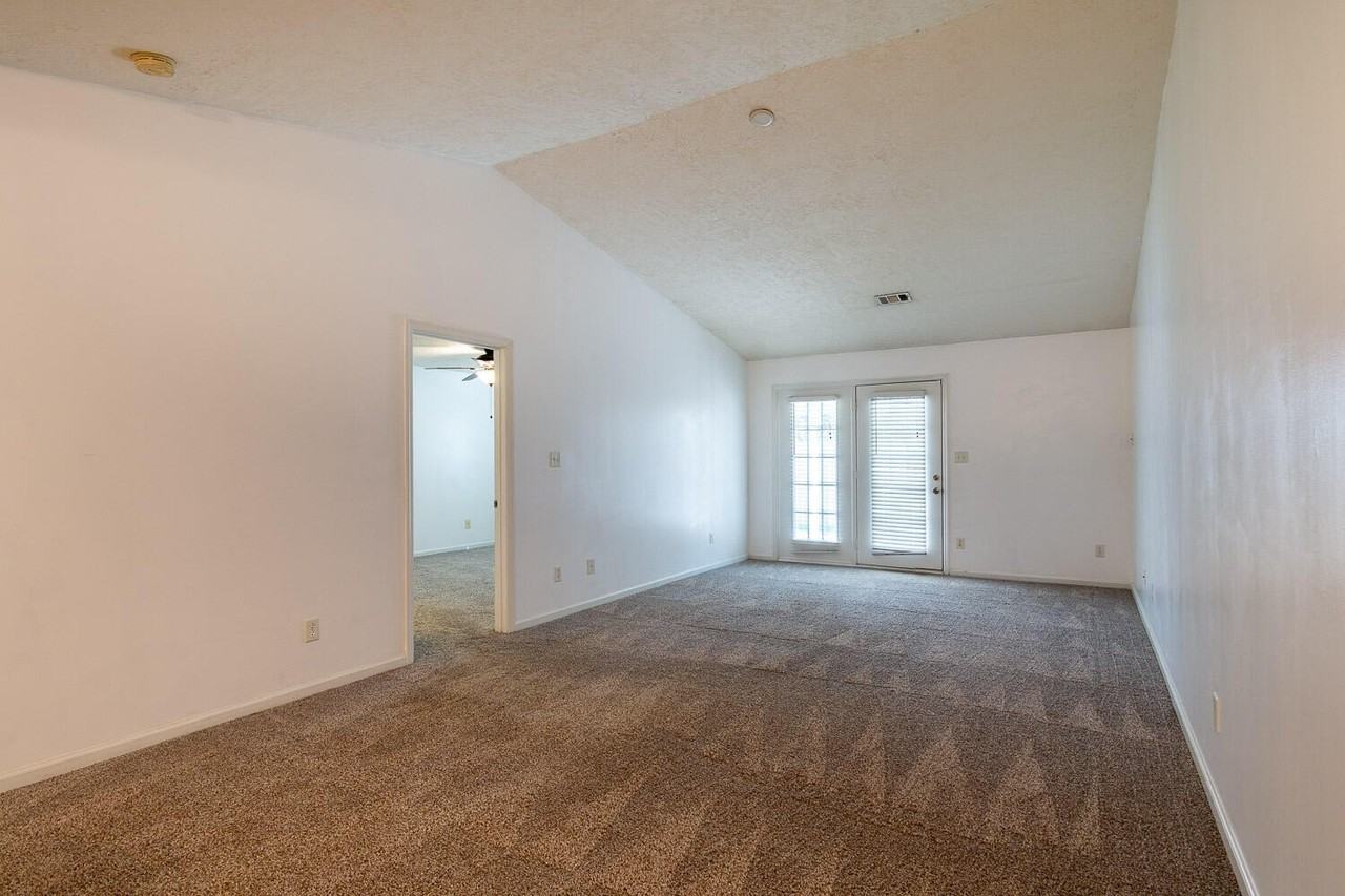 5281 Aruba Cir - Photo 7 of 18