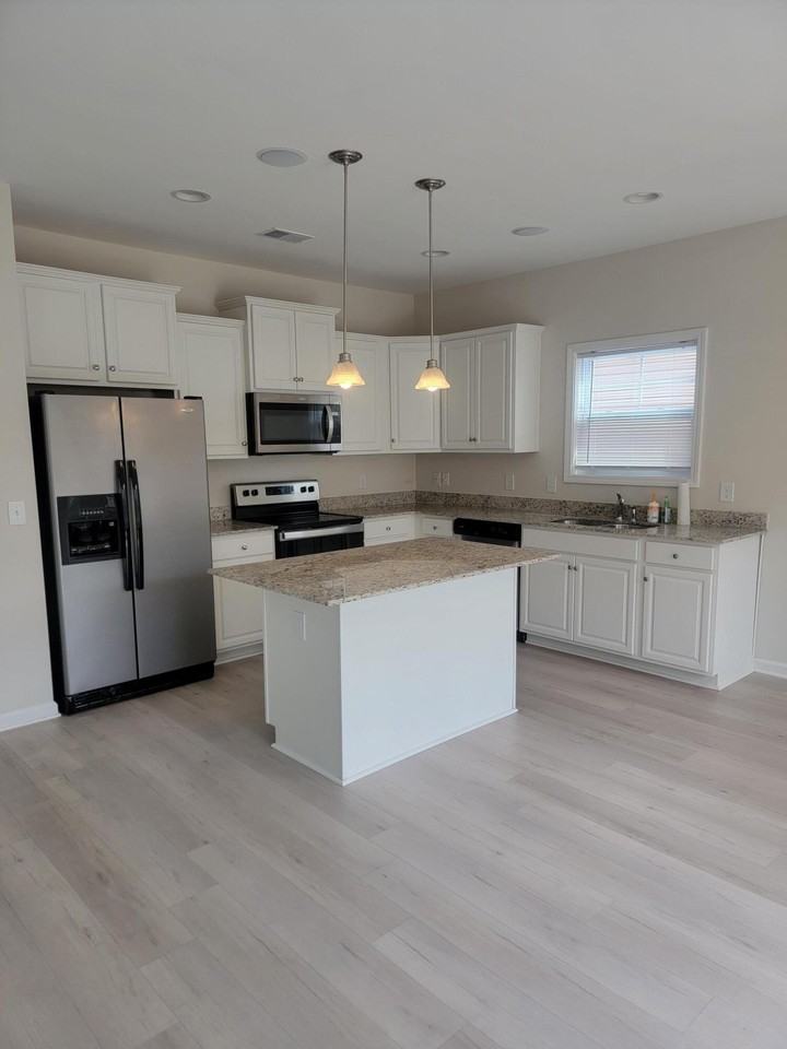 4119 Thimbleberry Dr - Photo 3 of 34