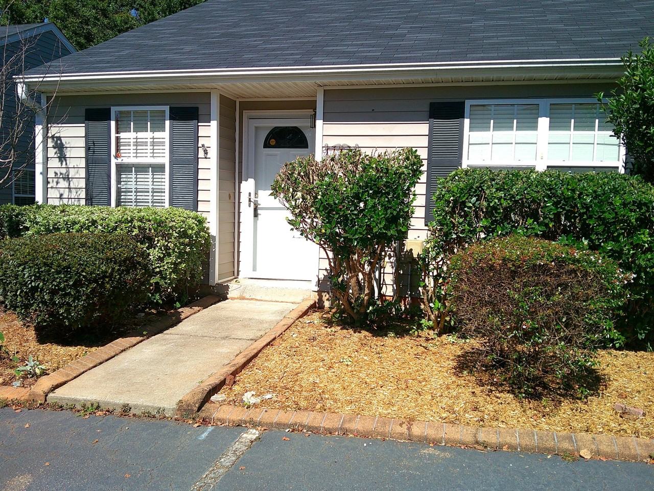 4699 Brookwood Ln - Photo 2 of 9