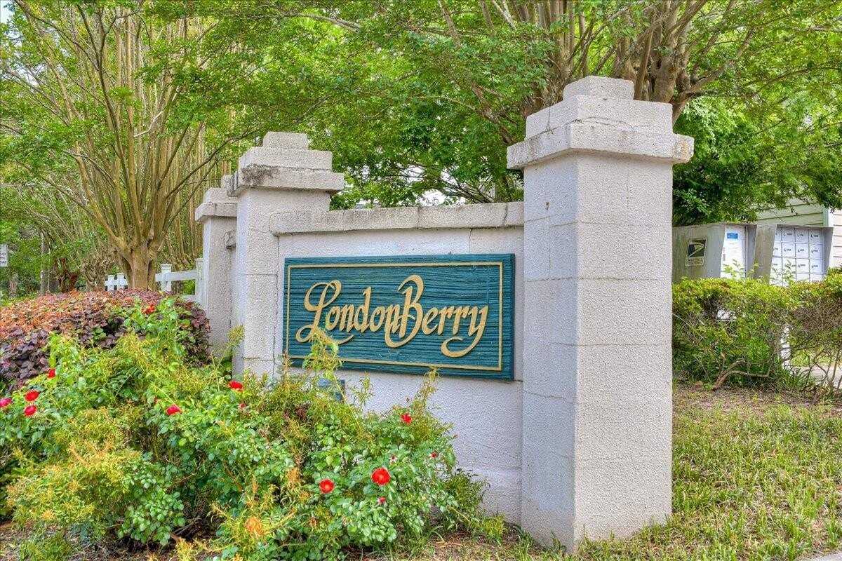 23 Londonberry Ln - Photo 4 of 44