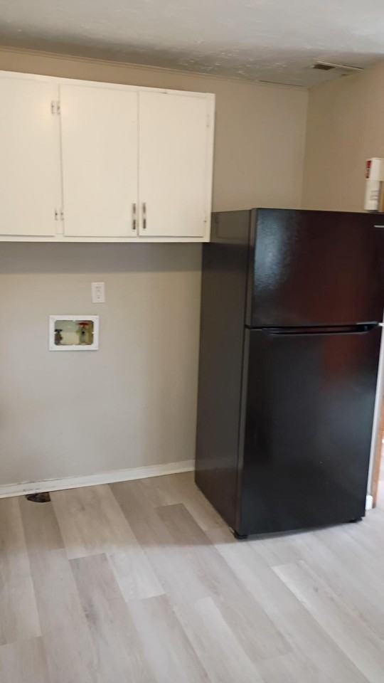 1813 Sibley Rd Apt A - Photo 2 of 13
