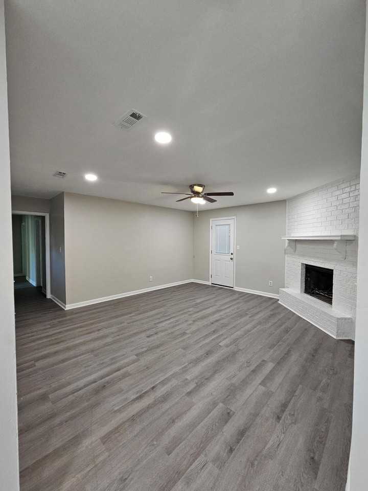 3543 Windermere Dr - Photo 4 of 13