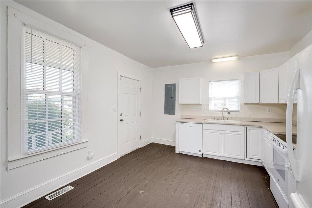 1606 Broad St - Photo 6 of 22