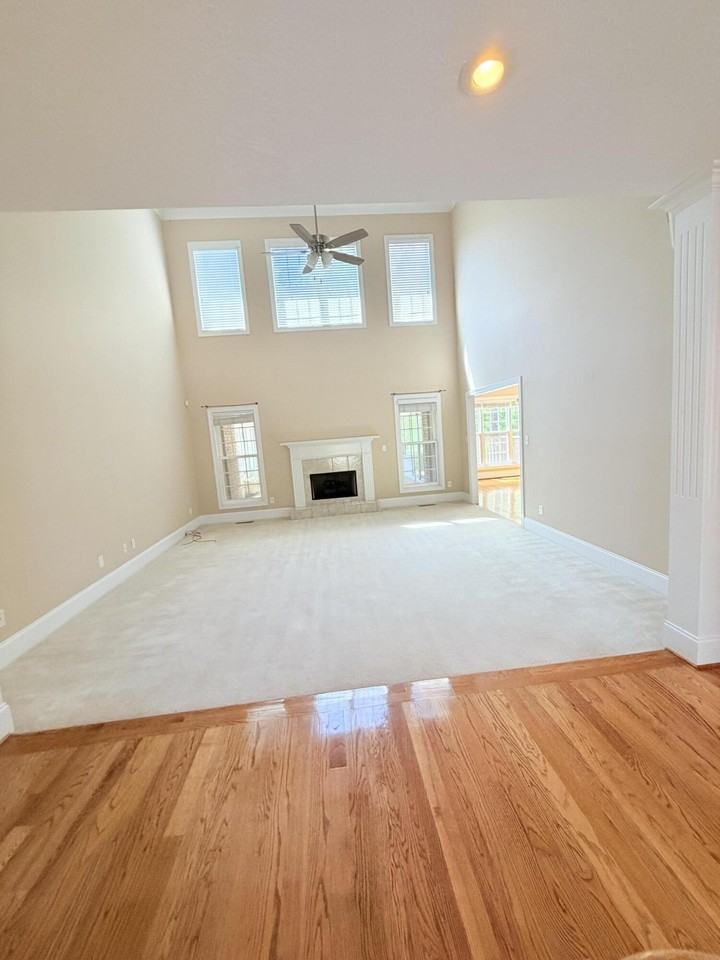 1605 Jamestown Ave - Photo 6 of 50