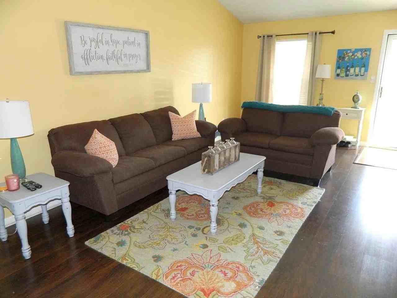 1101 Avery Lndg - Photo 2 of 15