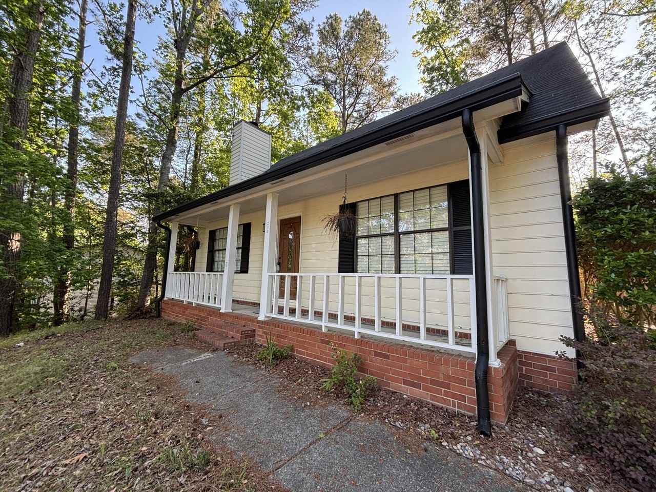 210 Foxdale Dr - Photo 2 of 17