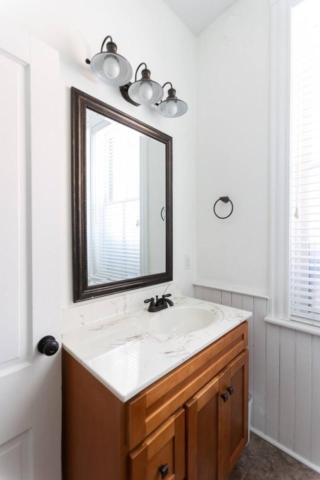 215 12th St #B - Photo 7 of 12